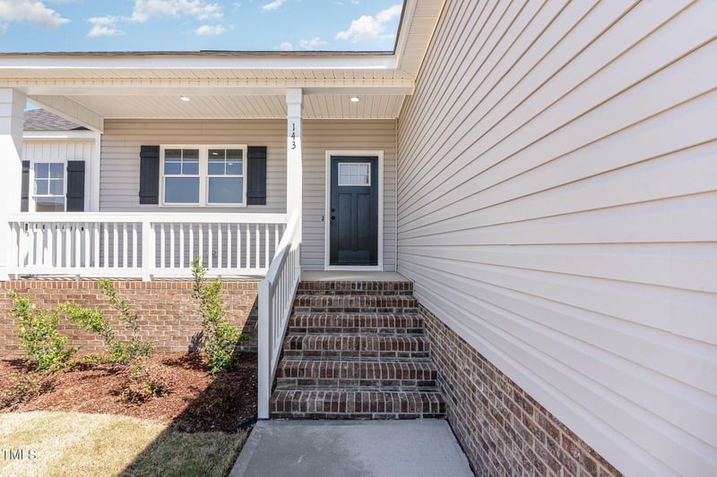 143 Royal Ave, Selma, NC 27576