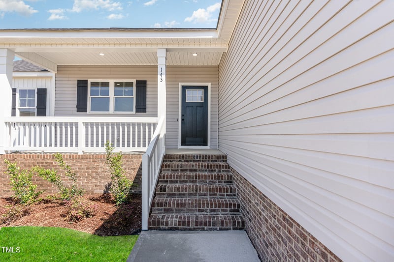 143 Royal Ave, Selma, NC 27576