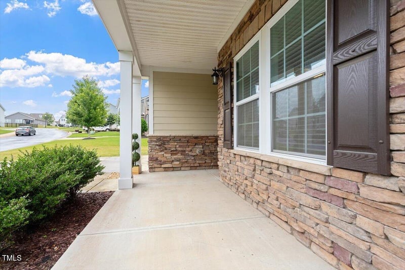 143 Thornbury St, Clayton, NC 27527