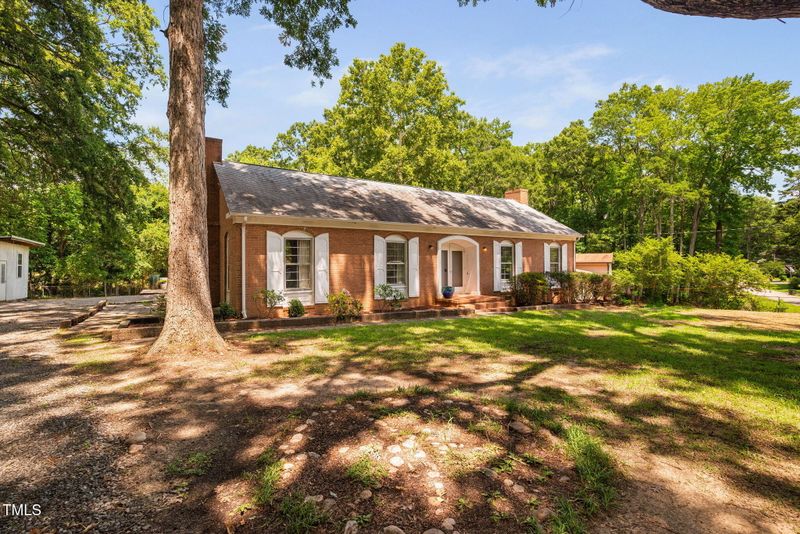 143 Twin Oaks Dr, Durham, NC 27712