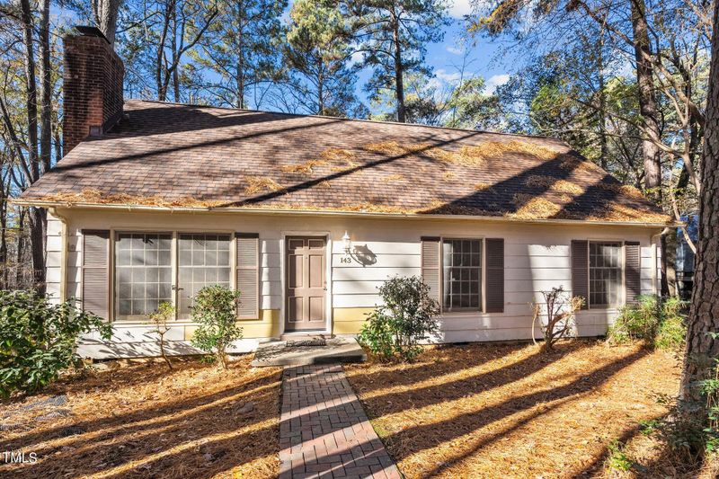 143 Windsor Cir, Chapel Hill, NC 27516