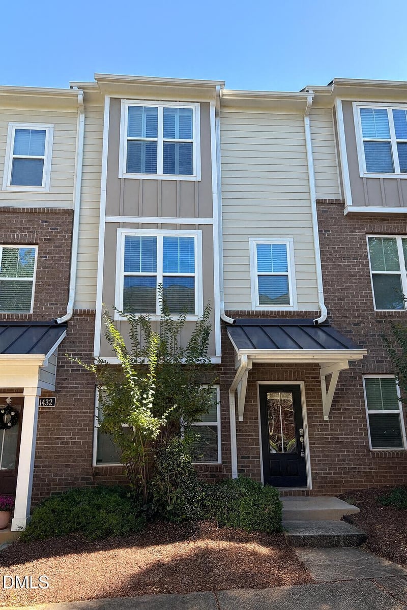 1430 Ardara Ln, Raleigh, NC 27607