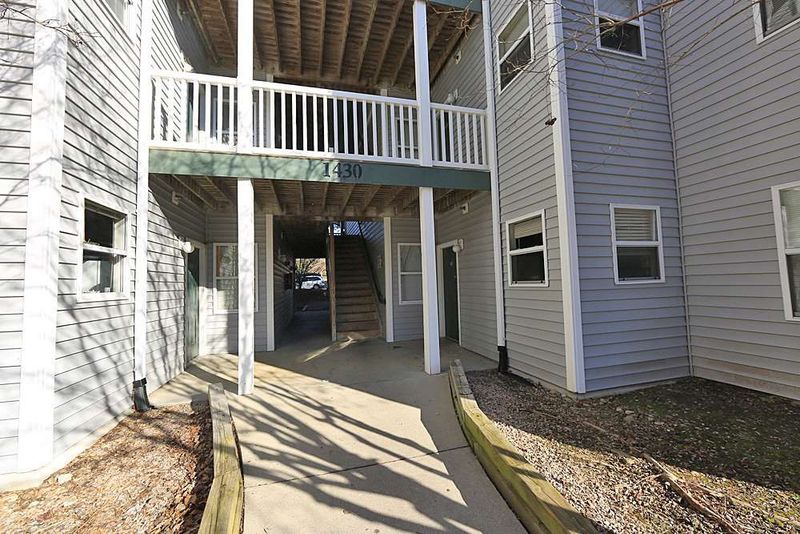 1430 Collegeview Ave #301, Raleigh, NC 27606