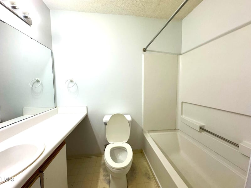 1430 Collegiate Cir #102, Raleigh, NC 27606