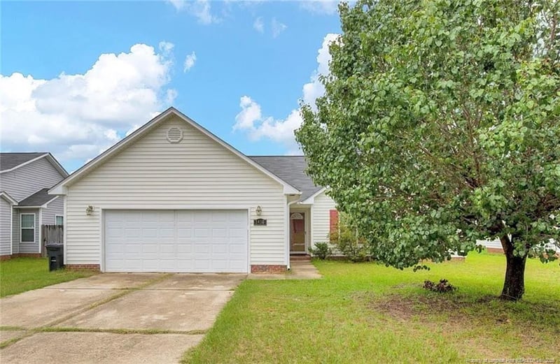 1430 Mingary Ave, Hope Mills, NC 28306