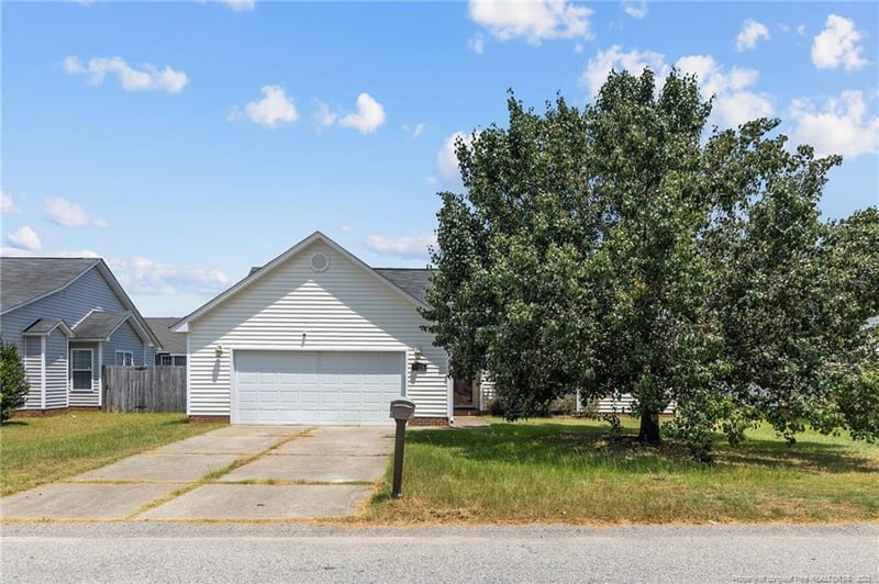 1430 Mingary Ave, Hope Mills, NC 28306