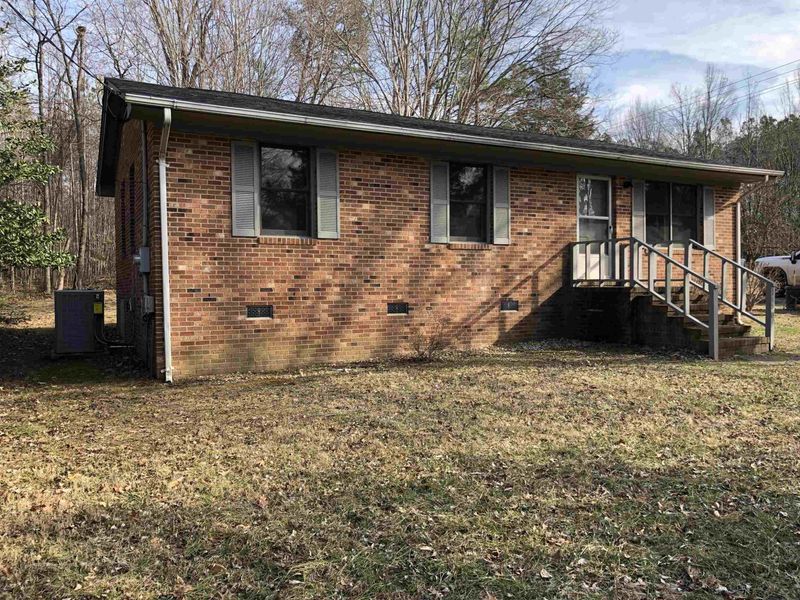 1430 Stone Dr, Roxboro, NC 27573