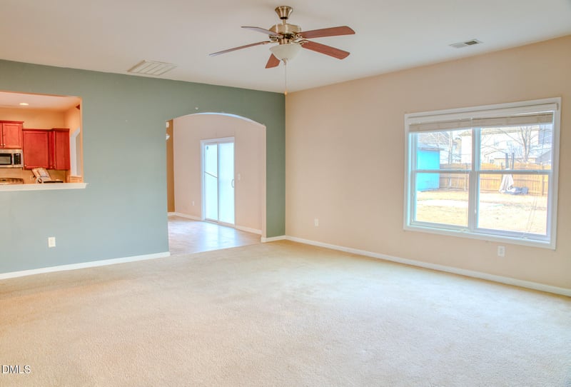 1430 Vandenberg Dr, Fayetteville, NC 28312