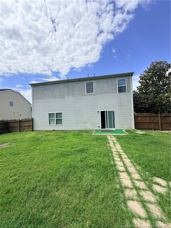 1430 Vandenburg Dr, Fayetteville, NC 28312
