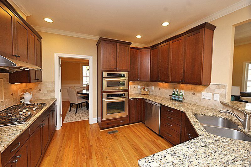 1431 Arboretum Dr, Chapel Hill, NC 27517