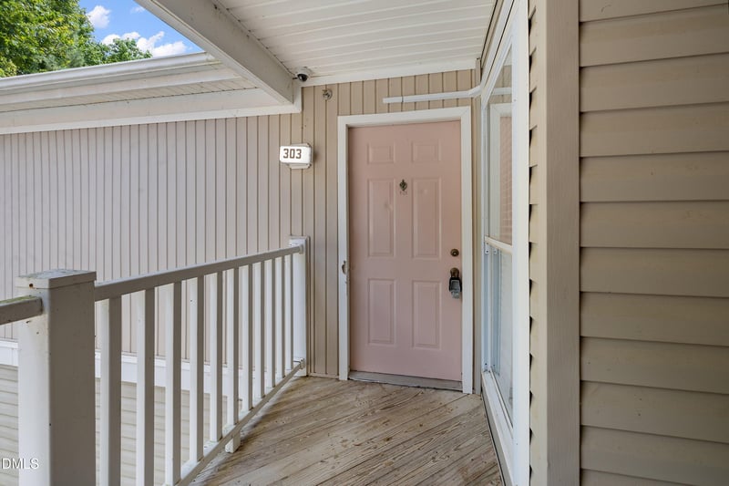 1431 Collegiate Cir #303, Raleigh, NC 27606