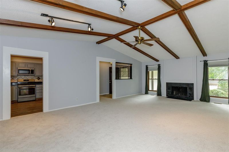 1432 Lake Pine Dr, Cary, NC 27511