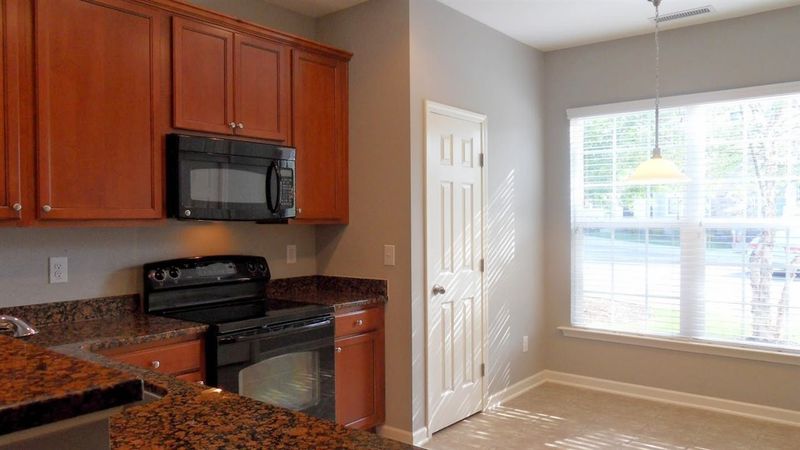 14324 Foxcroft Rd, Raleigh, NC 27614