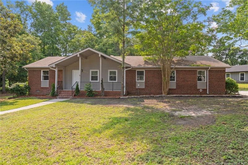1433 Carnsmore Dr, Fayetteville, NC 28304