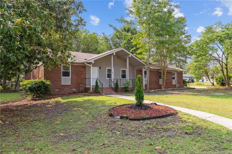 1433 Carnsmore Dr, Fayetteville, NC 28304