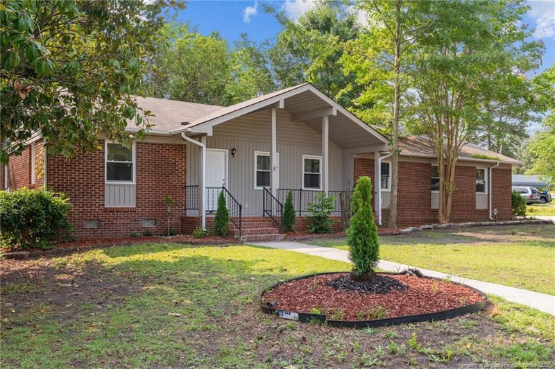 1433 Carnsmore Dr, Fayetteville, NC 28304