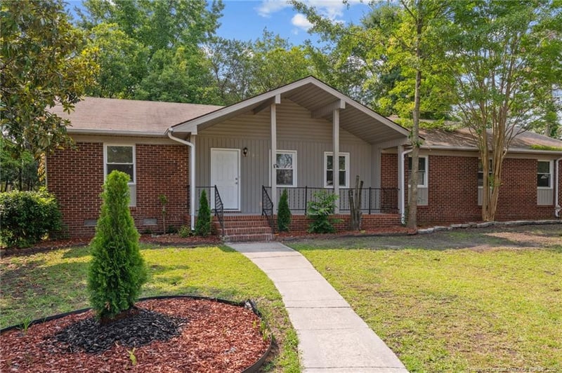 1433 Carnsmore Dr, Fayetteville, NC 28304