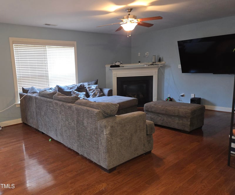 1433 Dexter Ridge Dr, Holly Springs, NC 27540