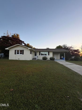 1433 Keswick Dr, Fayetteville, NC 28304