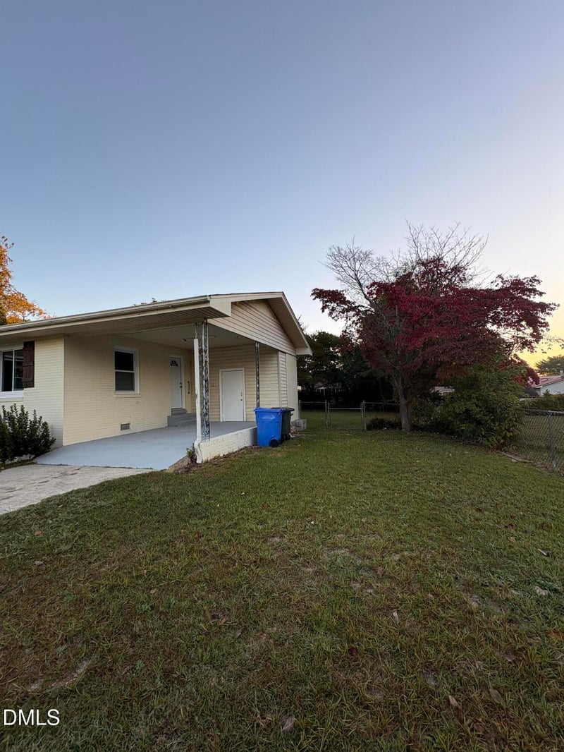 1433 Keswick Dr, Fayetteville, NC 28304