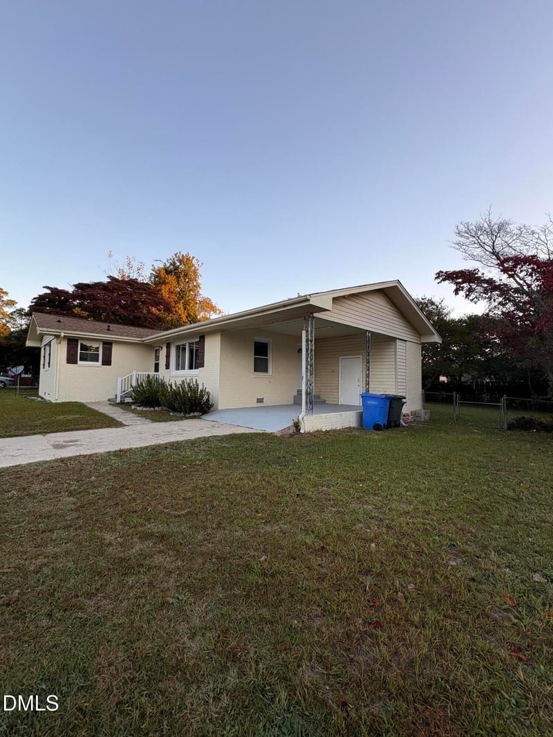 1433 Keswick Dr, Fayetteville, NC 28304