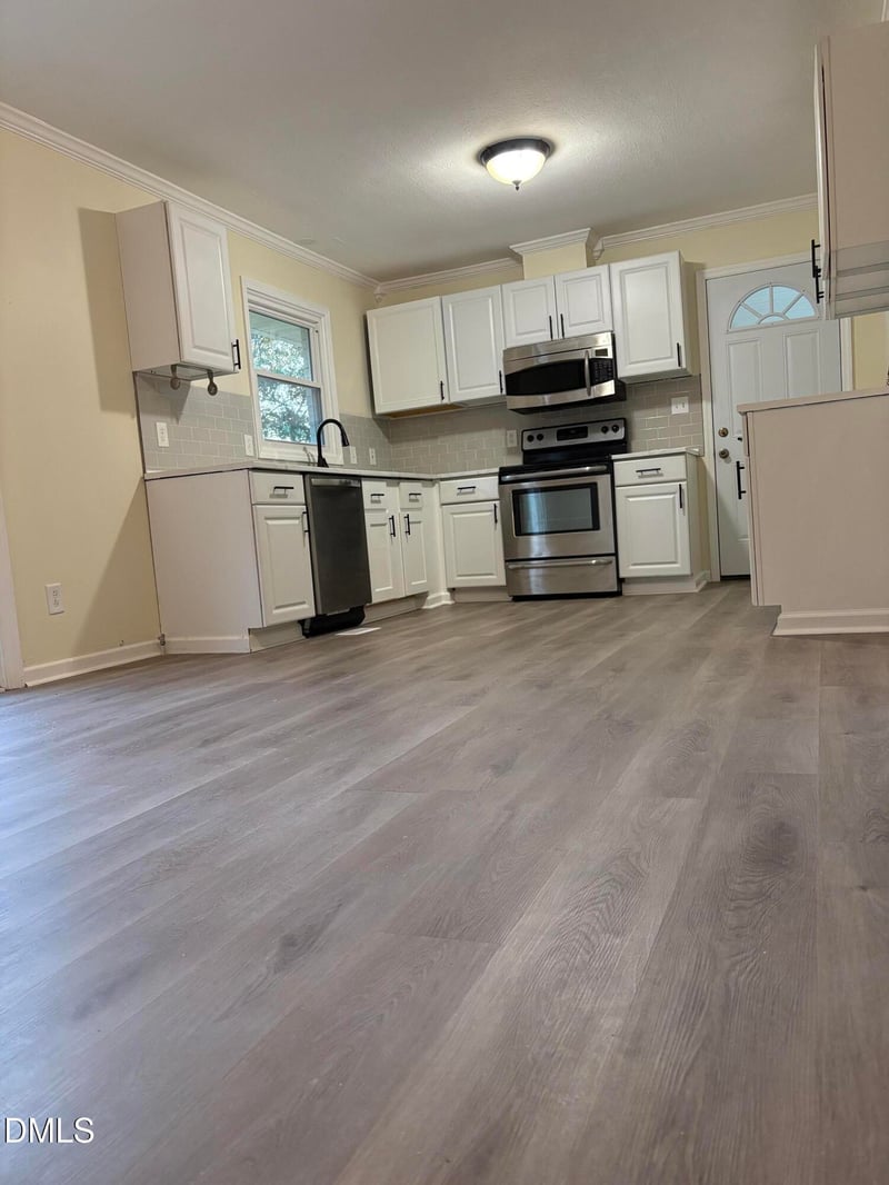 1433 Keswick Dr, Fayetteville, NC 28304