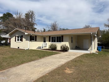 1433 Keswick Dr, Fayetteville, NC 28304