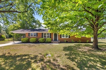 1433 Larkhall Dr, Fayetteville, NC 28304