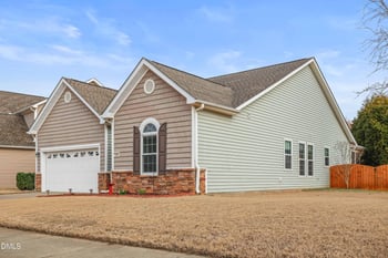 1435 Dairy Glen Dr, Fuquay Varina, NC 27526