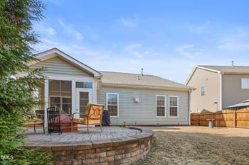 1435 Dairy Glen Dr, Fuquay Varina, NC 27526