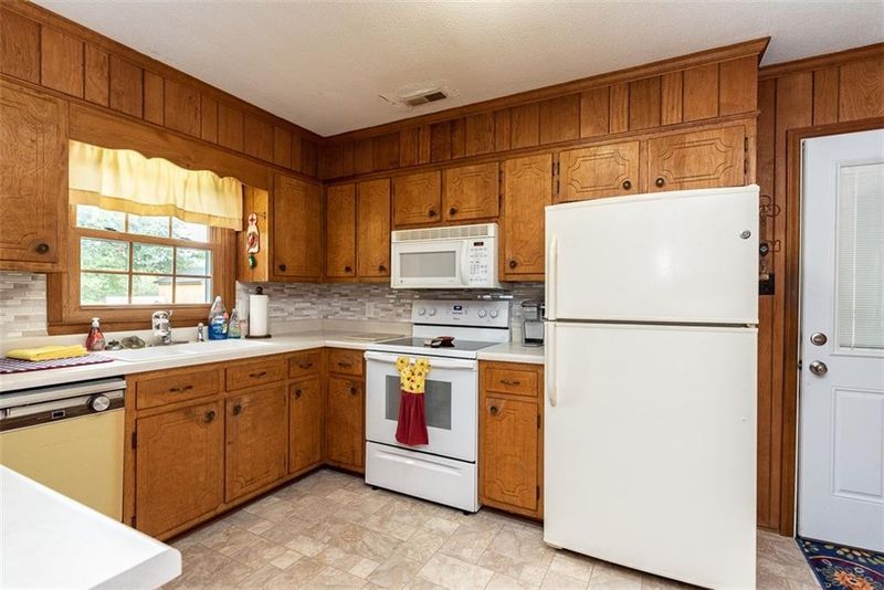 1435 Monroe Holt Rd, Burlington, NC 27215