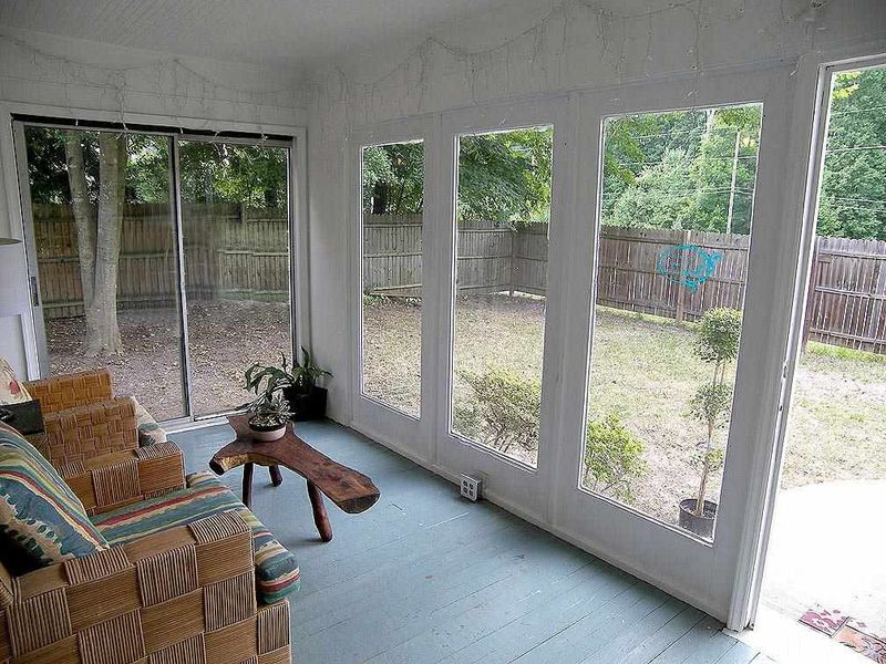 1435 Us 15 501, Chapel Hill, NC 27517