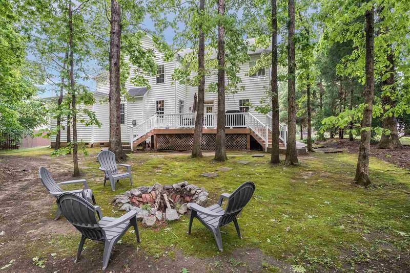 1436 Fairfax Woods Dr, Apex, NC 27502