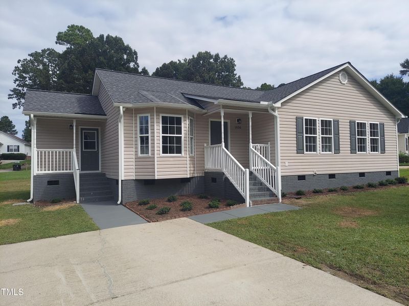 1436 Smokey Mountain Dr, Zebulon, NC 27597