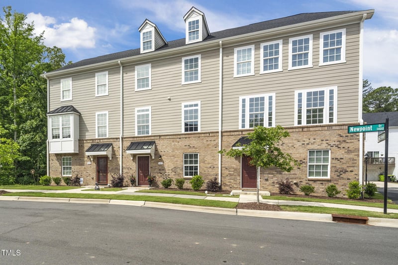 1437 Newpoint Dr, Durham, NC 27713