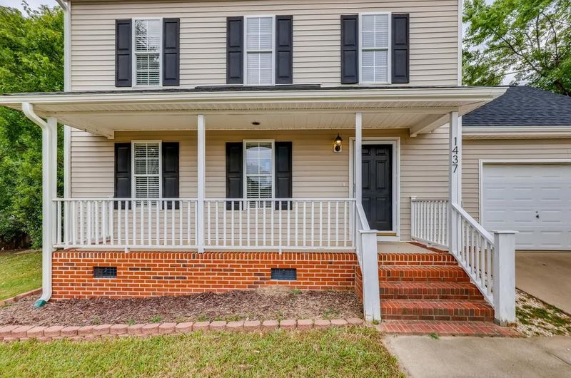 1437 E Stone Arch Dr, Fuquay Varina, NC 27526
