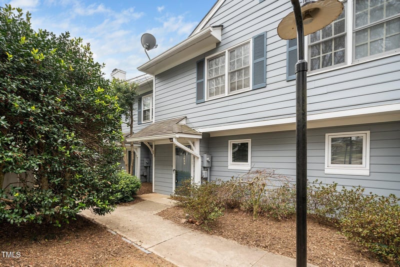 1438 Barton Place Dr, Raleigh, NC 27608