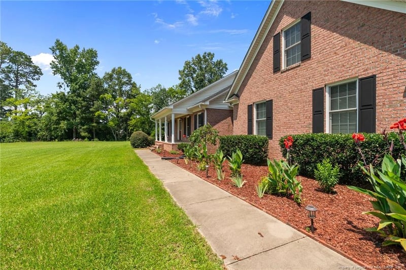 1438 Division Pl, Fayetteville, NC 28312