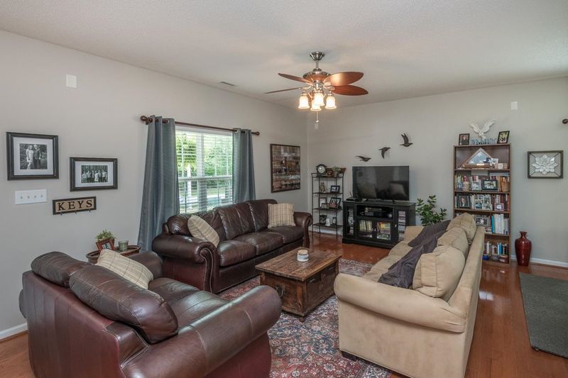 144 Cline Falls Dr, Holly Springs, NC 27540