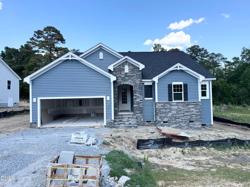 144 Golfview Ave, Benson, NC 27504