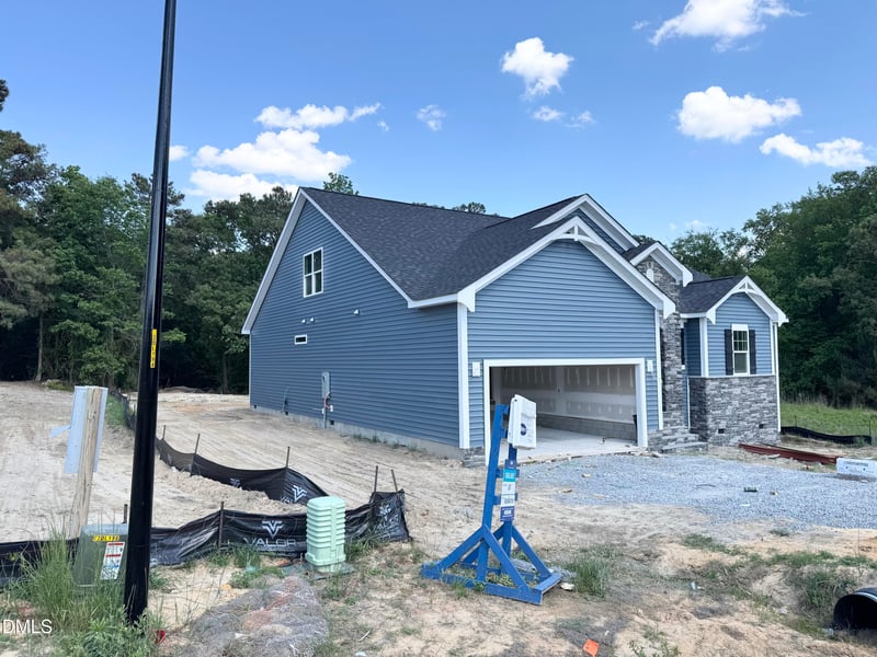 144 Golfview Ave, Benson, NC 27504