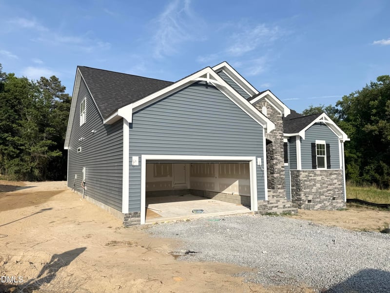 144 Golfview Ave, Benson, NC 27504