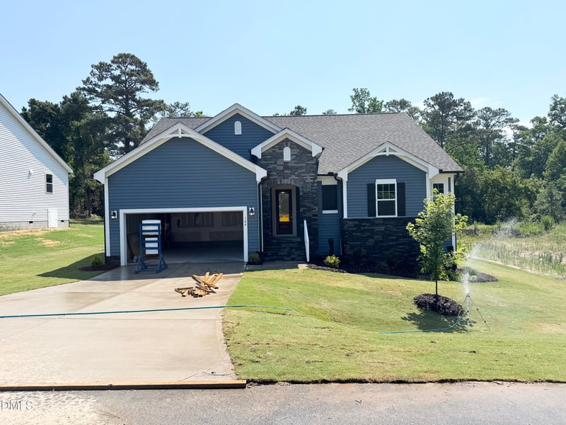 144 Golfview Ave, Benson, NC 27504