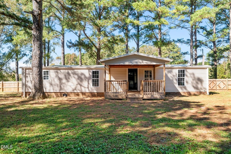 144 Old Yogi Ln, Clayton, NC 27520