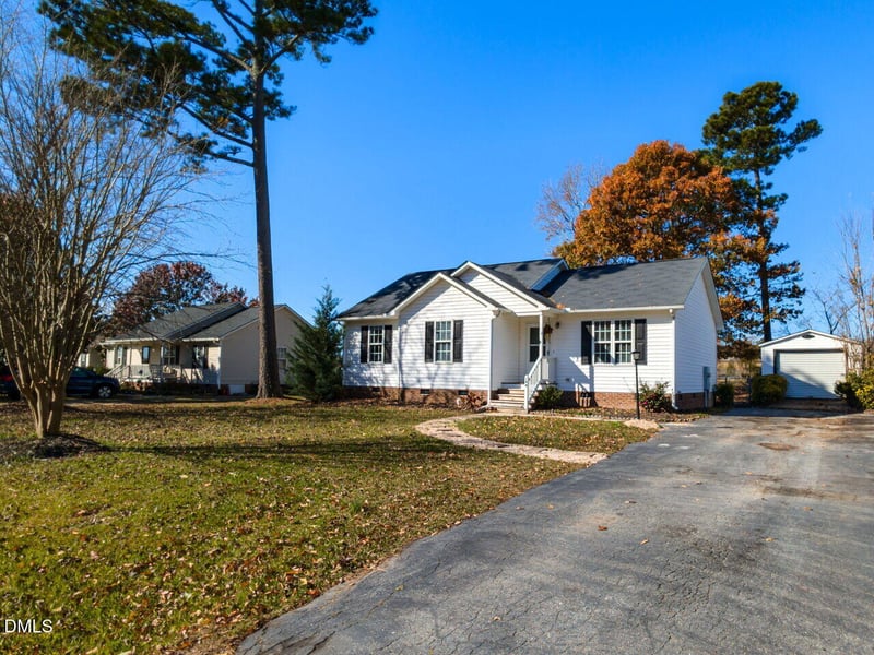 144 Yellow Stone Ln, Smithfield, NC 27577