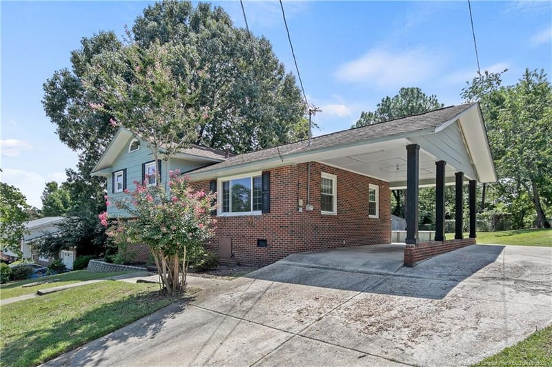 1440 Marlborough Rd, Fayetteville, NC 28304