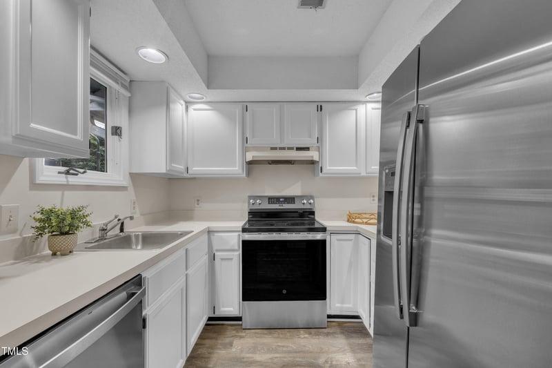 1442 Barton Place Dr, Raleigh, NC 27608