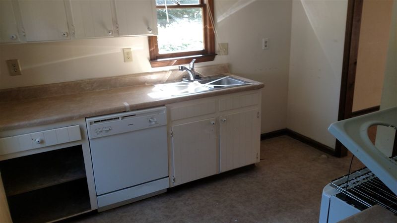 1442 Kent Rd, Raleigh, NC 27606