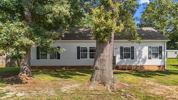 1442 Morningside Dr, Burlington, NC 27217