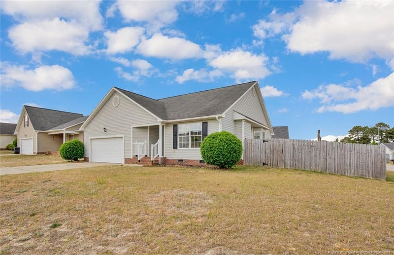 1448 Avoncroft Dr, Hope Mills, NC 28306